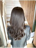 カーキアッシュ×透明感