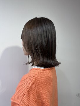 リラ バイ クオーレ(LIRA by CUORE) 水素カラーで艶髪ボブ