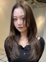 エイン(EYN) グレージュ×レイヤーカット/透明感カラー/ブリーチなしカラー