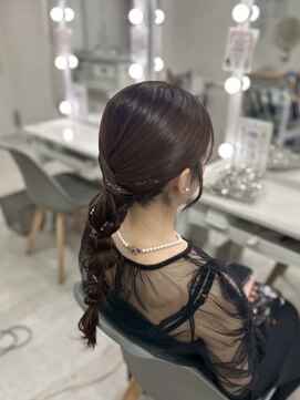 ラモ(RAMO) 結婚式参列変形ポニーテール