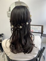 グリ(GURI)&nbsp;〈guri〉卒業式・謝恩会☆お花とリボンなガーリーなハーフアップ