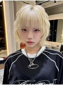 10代20代ショートウルフ顔周りレイヤー艶髪ダブルカラーブリーチ