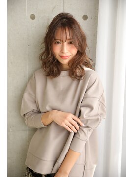 フミ 本店(Fumi) 抜け感ウェーブミディアム