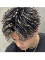 ロア 江坂(LOA)&nbsp;動きの抜群メッシュカラー