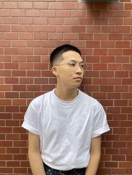 カムレイドフォーライフ(COMRADE 4 LIFE) 伸ばしかけボウズ クロップ 担当松尾