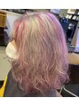 レプス 練馬(Lepus)&nbsp;ブリーチした後にホワイトとピンクのデザインカラーをしました。