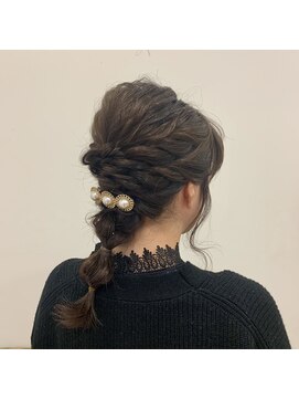 シア(XIA) 編みおろしヘアセット