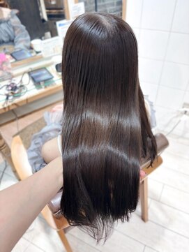 プラグ バイ ネオリーブ(plug by neolive) オリーブベージュ×髪質改善[髪質改善/縮毛矯正/韓国]T