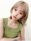 大人可愛いミルクティーベージュくびれ切っぱなしボブ