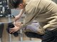 リレーションメンズヘアー(RELATION MEN'S HAIR)の写真/【なんば駅５分】眉を整えるだけで圧倒的に印象が変わる。ワントーン明るい肌と清潔感で第一印象を好印象に