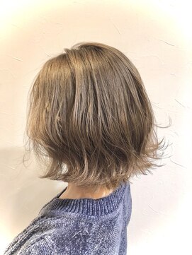 studio.the.soel ゴールドベージュカラー