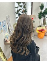 アンビアンスアミ(ambiance ami)&nbsp;グレージュ透明感グレージュ×ロングウェーブ