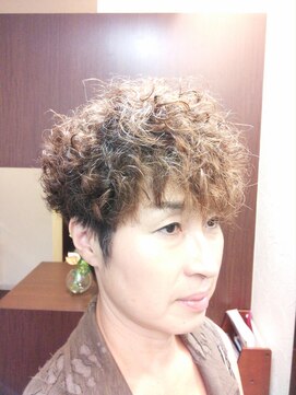 ヘアメイク ビス(Hair Make Bis.) アダモショート