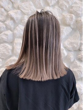 モアナ バイ ヘッドライト 沖縄南風原店(Moana by HEADLIGHT) #バレイヤージュ#ハイライト#大人かわいい