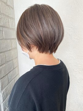 アイティーバイアルバム 藤沢店(IT by ALBUM) アッシュショート_アースカラーくびれヘアツートン_ba378151