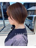 ショートボブ