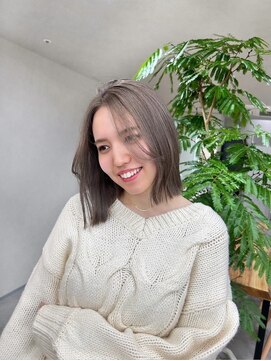 クム 横浜(qumu) 【qumu MARIKO】中明度ブリーチカラー×顔まわりレイヤー