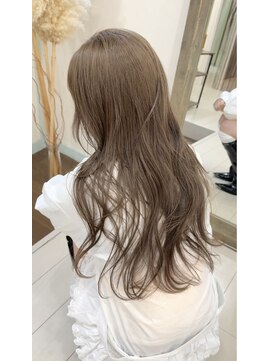 スイ(suii.) ブリーチなしで1番明るく"13トーン/ハニーベージュ"担当望月