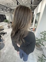 レヴリー(reverie)&nbsp;海外レイヤーハイライトブリーチ20代小顔前髪カット