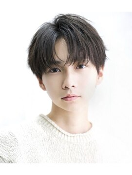 ブロッサム 東久留米店(Blossom) ビジネス◎刈り上げショート×センターパートで好印象