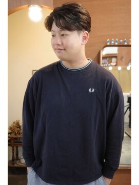 エディ(Edy) メンズセンターパートカルマパーマコンマバングカルマヘア岡山