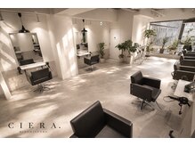 シエラ 南船場(CIERA.)の雰囲気（スタイリッシュな店内デザイン【バレイヤージュ/ハイライト】）