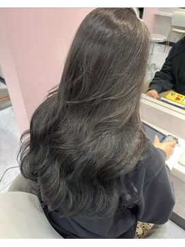 ジーナ 名駅(XENA.) ツヤ輝く☆オリーブベージュ