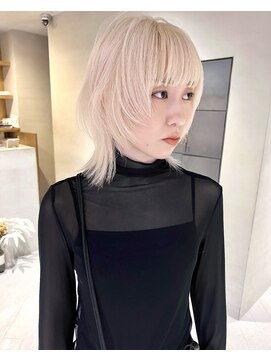 ヘアー アイス ルーチェ(HAIR ICI LUCE) ホワイトブロンド/ミルクティーベージュ/ウルフ/城倉