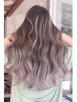 ラグーン(LAGOON)&nbsp;バレイヤージュグレージュハイライトダブルカラーケアブリーチ