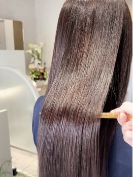 クローニー(Crony)の写真/気になるうねり・くせ毛は酸性ストレートでダメージを抑えて艶感たっぷりのサラ艶髪へ…♪Aujua取り扱い◎