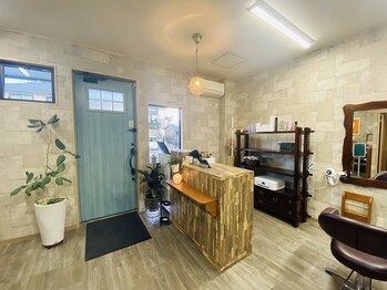 カット ハウス アクア(cut house AQUA)の写真/一人のスタイリストがカウンセリングから施術まで担当！周りを気にせずサロンタイムをお過ごし下さい☆