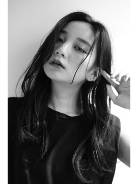 ルフュージュ バイ プロデュース 相模大野店(Refuge by Produce) 暗髪/レイヤーカット/長めバング