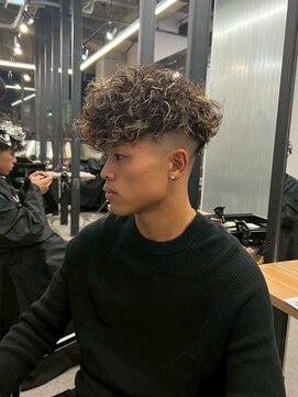 リッチブランドアンドコー(Rich Brand&Co) スペインカール ハイライトカラー　メンズカット　メンズパーマ