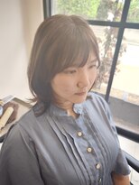 レジーナ トリドール(REGINA Tri'or)&nbsp;軽めミディアムレイヤースタイル