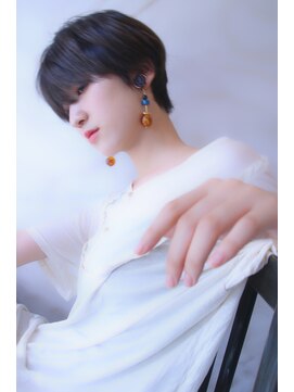 ブーケ(BOUQUET) 厚めバングストレートショート・小顔・前下がり・モード