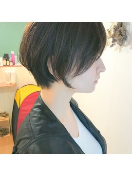 ジオ(gio) 襟足浮く人にオススメ◎柔らかくびれショート