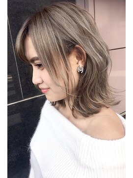 リア 大阪梅田(Ria) ～ハイ透明感グレーアッシュ×外国人風～【Ria 大阪 梅田】