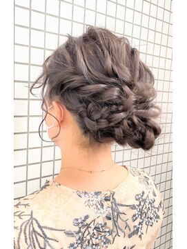 ビサイドヘア(beside hair) ヘアアレンジ