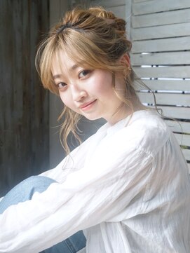 アイティー バイ アルバム 中野店(IT by ALBUM) お団子アレンジ_くびれヘアビタミンカラーメルティカラー_48500