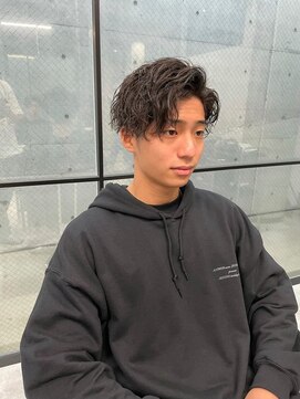 イーラ(era) スパイラルパーマアップバング刈り上げ