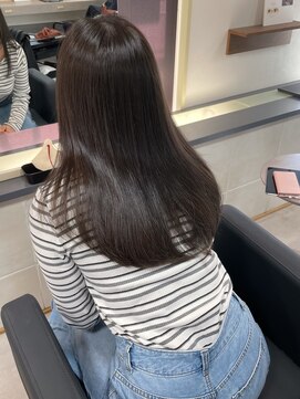 ユーリ(juli) 艶々アッシュ