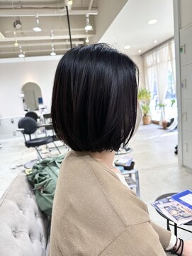 サンクチュアリー ウィズ コネクト(Sanctuary with connect) ボブスタイル×黒髪×30代40代