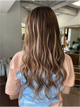 フツーロ 栄(FUTURO) プルエクステ