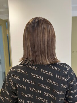 エミィ(emme) 【emme×笹川】外ハネ/ハイライトボブ