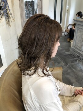 モワ 仙台(Mois) くびれレイヤー/10代20代30代40代/オリーブベージュ