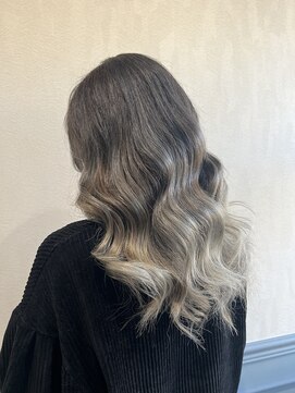 フェアリーテール つきのわ店 シャドウアッシュグラデーション