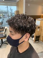 グランデュール 東静岡池田店(GRANDEUR)&nbsp;センターパートツイストスパイラルパーマ刈り上げメンズパーマ