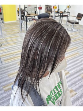 ストゥー(StueW.) 育てて楽しむ細めハイライト[倉敷][岡山][倉敷美容室]