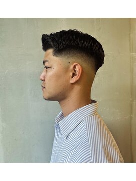 フランクスバーバーリザーブ 人形町店(FRANK’S BARBER RESERVE) アイロンパーマ・スキンフェード/七三/人形町/日本橋/　ｙ