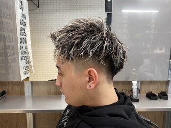 リレーションメンズヘアー(RELATION MEN'S HAIR)の写真/【なんば駅５分】"バーバー"だからこそ実現できるスタイル。ラフだけど格好よくきまるRELATIONのパーマ